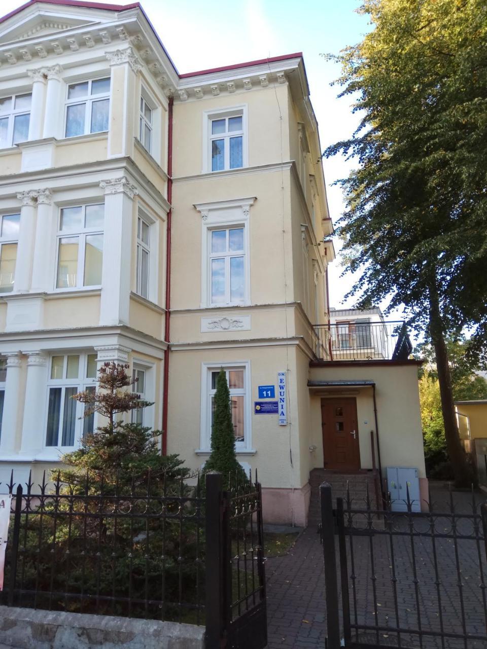 Osrodek Wczasowy "Ewunia" Bed & Breakfast Swinoujscie Exterior photo