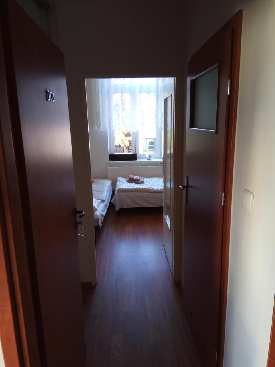 Osrodek Wczasowy "Ewunia" Bed & Breakfast Swinoujscie Exterior photo